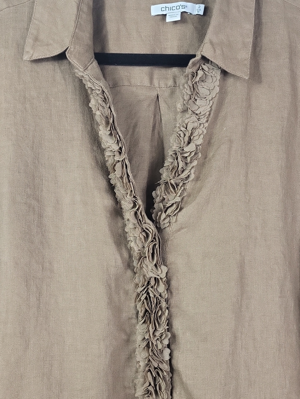 Chico's Linen Flower Embellished Ruffle-Trim Button Blouse. Size 2‎ (12-14 - L) - Picture 3 of 9